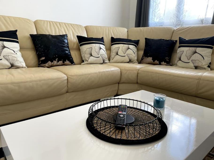 Appartement T4 Cosi: Tv Netflix Parking Монтелимар Экстерьер фото
